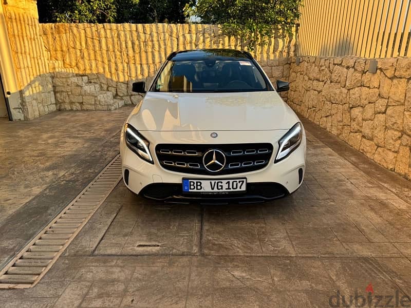 Mercedes-Benz GLA-Class 180  2018 white NP full options german! 6