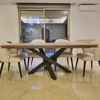 Abeer · Elegant Dining Table + 6 dining chairs in excellent condition