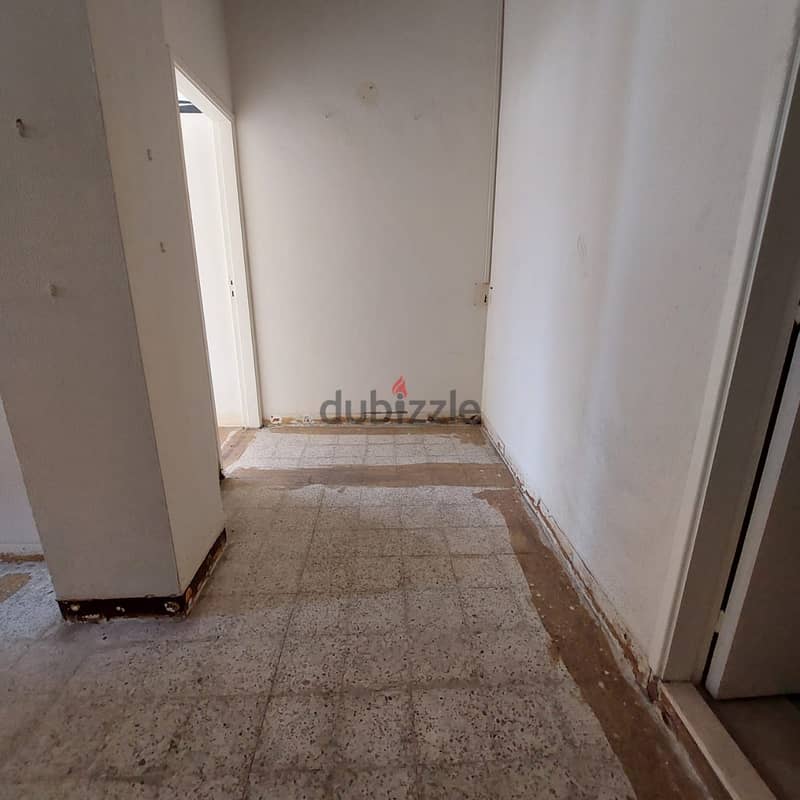 Office with for Rent in Jal el Dib مكتب حديث للإيجار في جل الديب 2