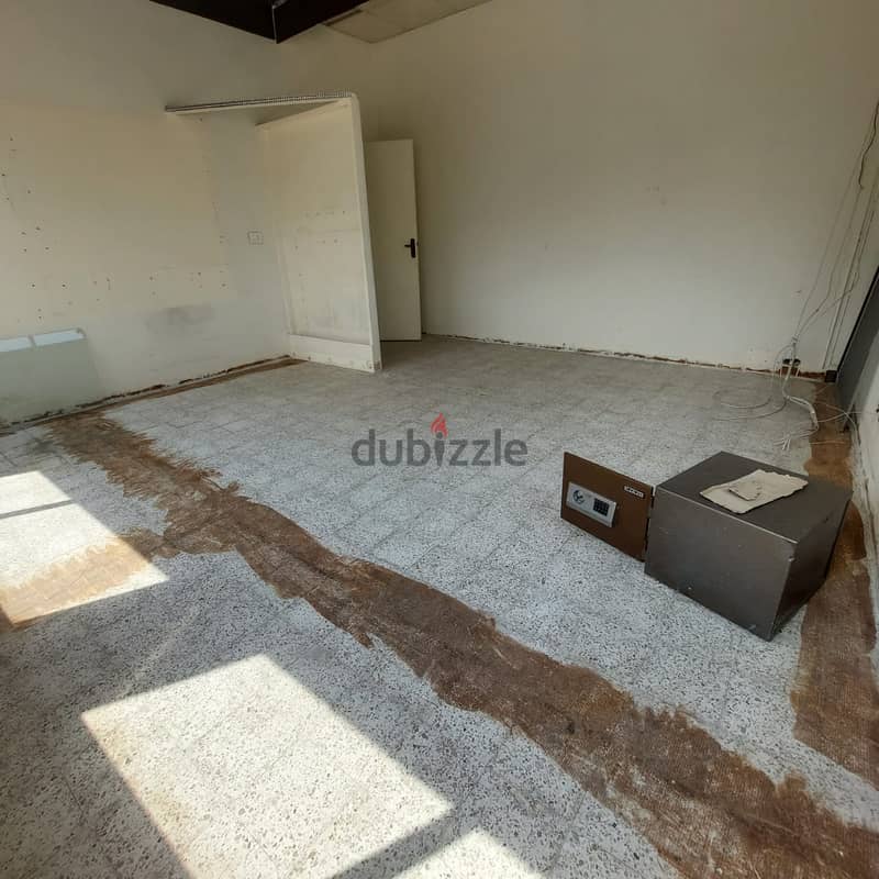 Office with for Rent in Jal el Dib مكتب حديث للإيجار في جل الديب 3