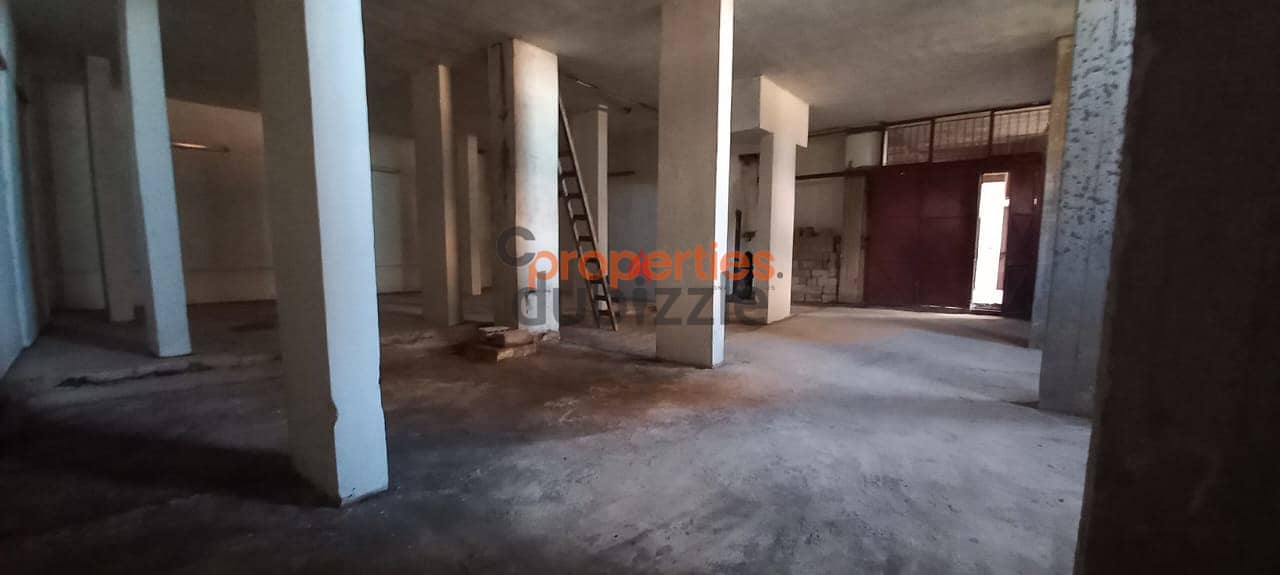 Warehouse for rent in Aoukar مستودع للإيجار في عوكر CPCJ12 3