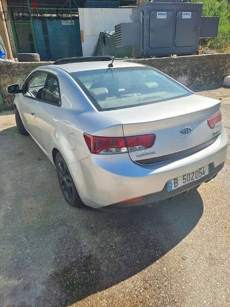 Kia Cerato 2012 1