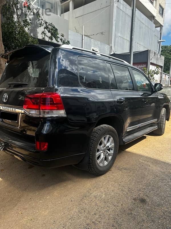 Toyota Land Cruiser 2018 v6 gxr 5