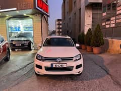 Volkswagen Touareg 2013 Company Source 0