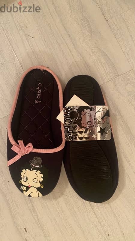 oysho hello kitty slipper for sale 3