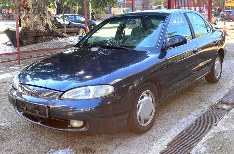 Hyundai Elantra 1996 full automatic مالك واحد مصدر الشركة لبنان 2