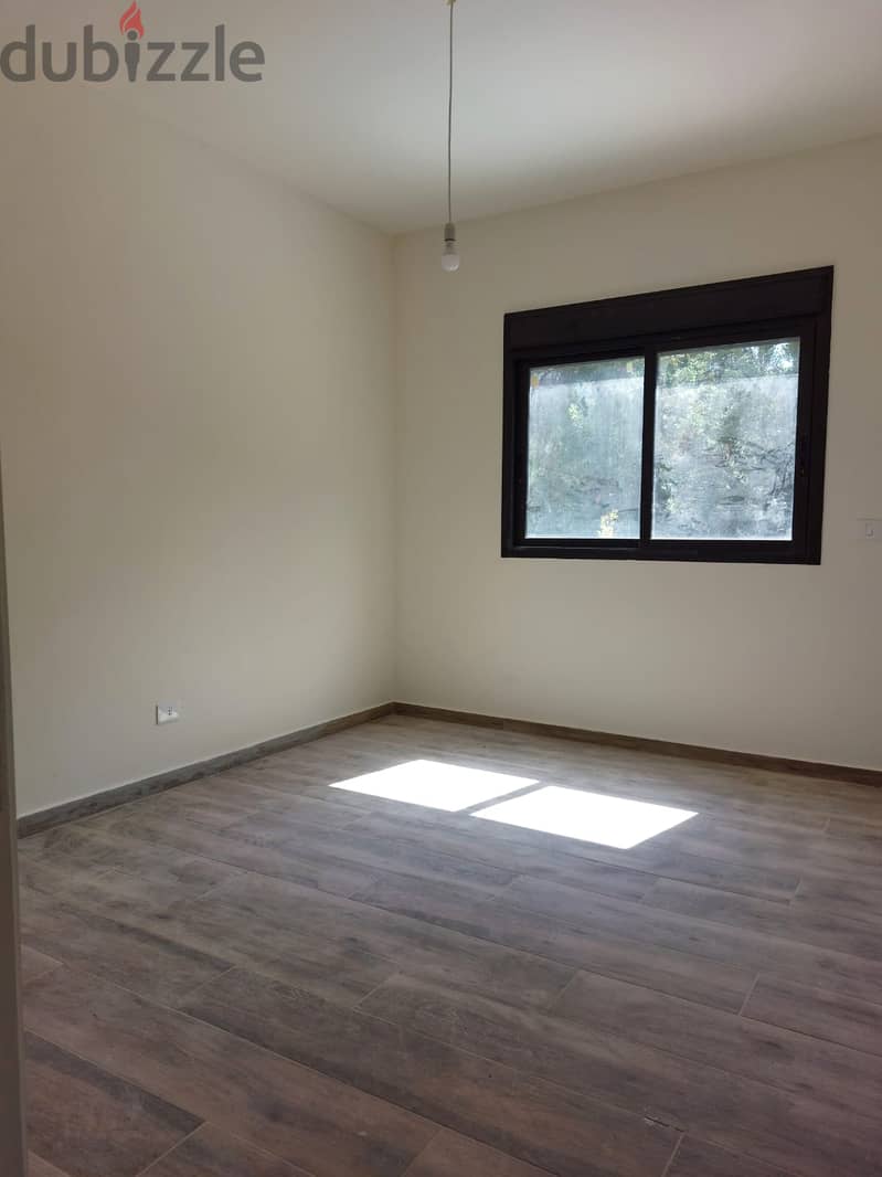 Apartment for sale in Baabdat - شقة للبيع في بعبدات 6