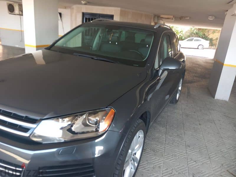 Volkswagen Touareg 2011 full limited edition 0