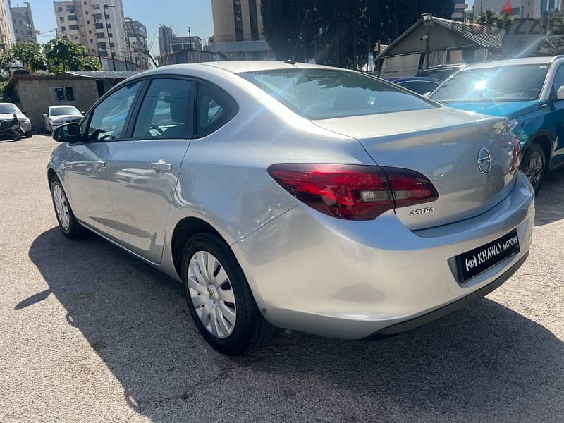 Opel Astra company source one owner 4