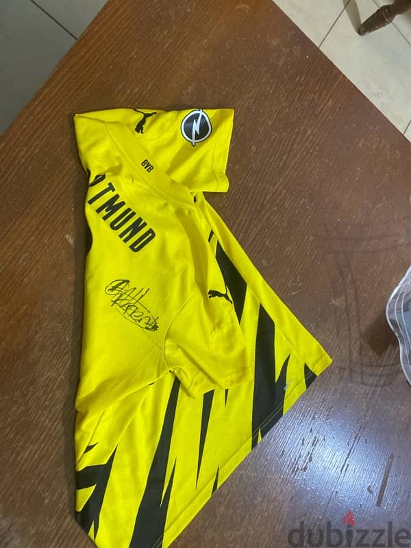 dortmund signed shirt 1