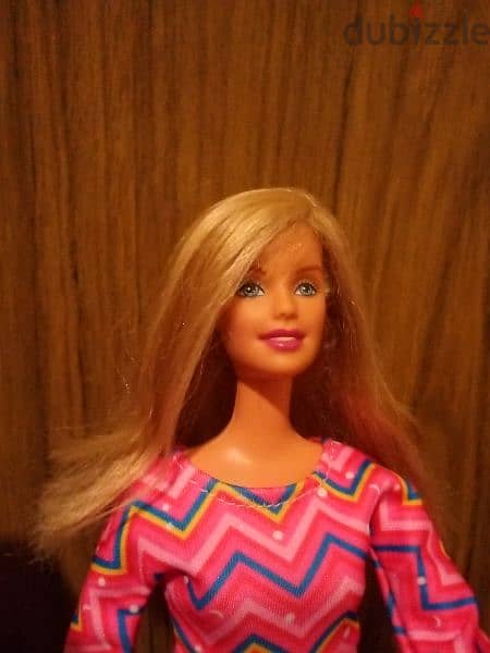 Barbie Mattel 2002 As new doll Bend legs wearing outfit +Shoes=23$ 3