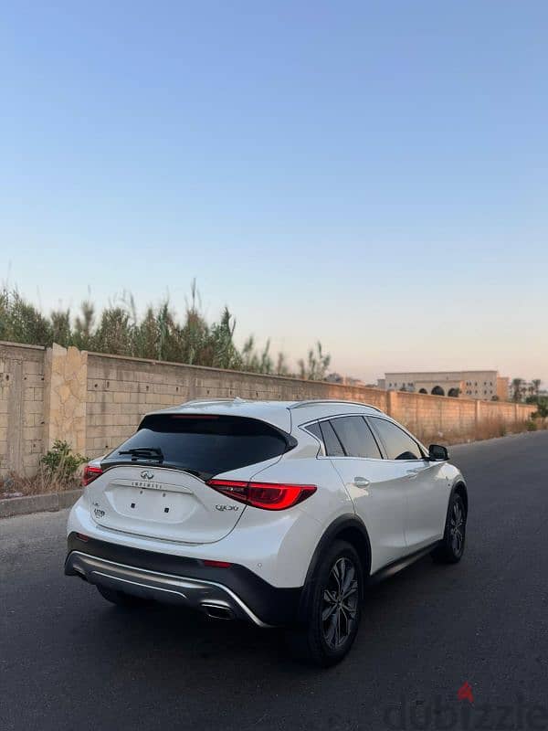 Infiniti Qx series 2017 5