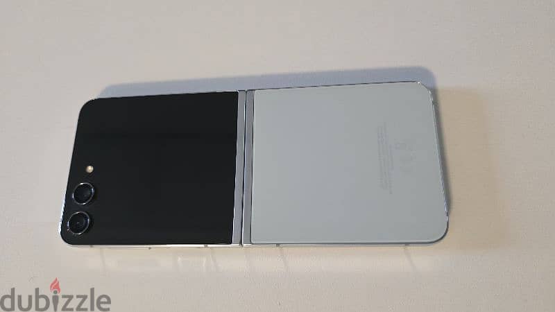 Samsung Z Flip 5 green 1