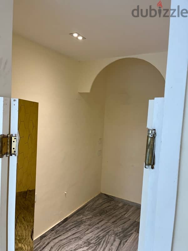 shop for rent in achrafieh 5