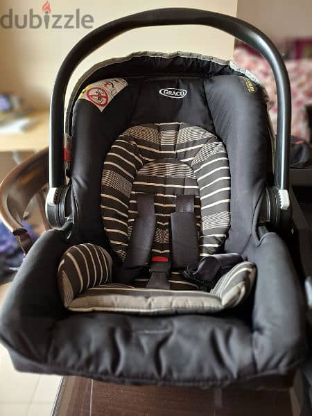 graco carseat with base 1