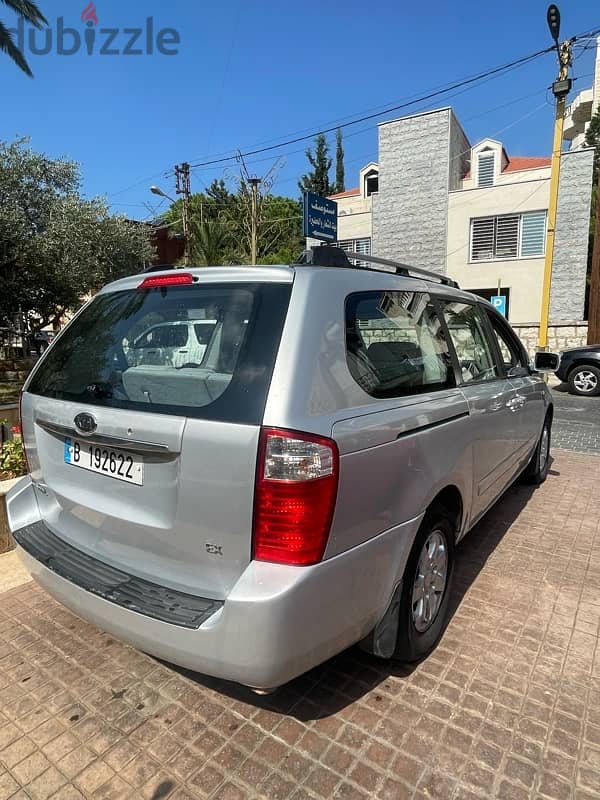 Kia Carnival 2007 1