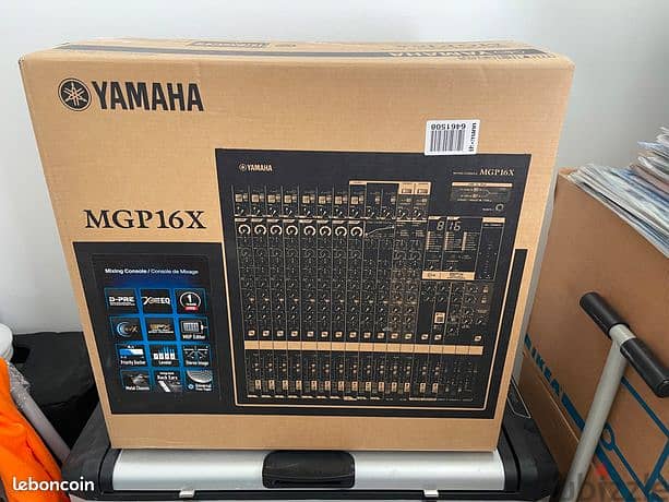 Yamaha MGP16X 16-channel Mixer with USB and FX 1