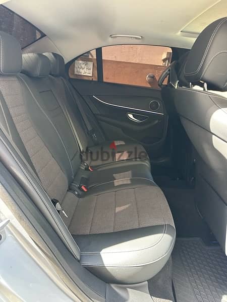 Mercedes E 200 4matic 2022 silver on black 11