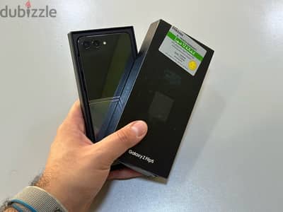 Samsung Z flip 5 512Gb/8Ram clean in excellent condition