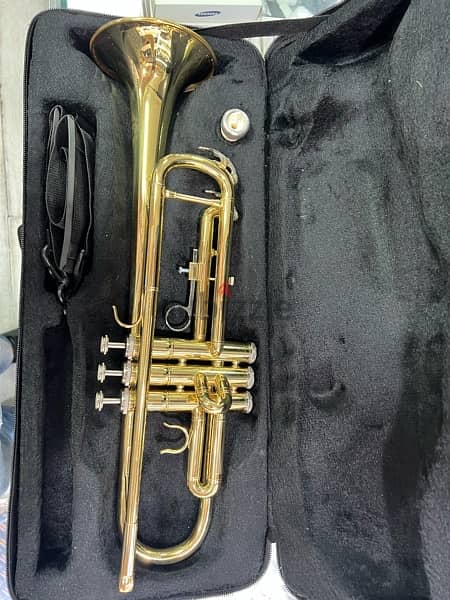 trumpet in excellent condition with 7c mouthpiece 2