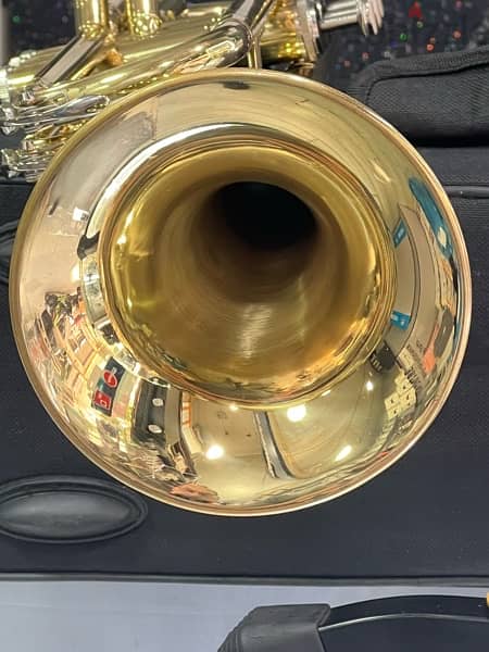 trumpet in excellent condition with 7c mouthpiece 3