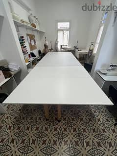 Sewing and detailing table طاولة خياطة وتفصيل 0