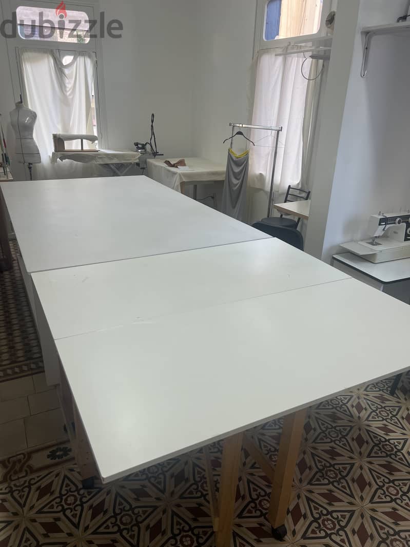 Sewing and detailing table طاولة خياطة وتفصيل 4