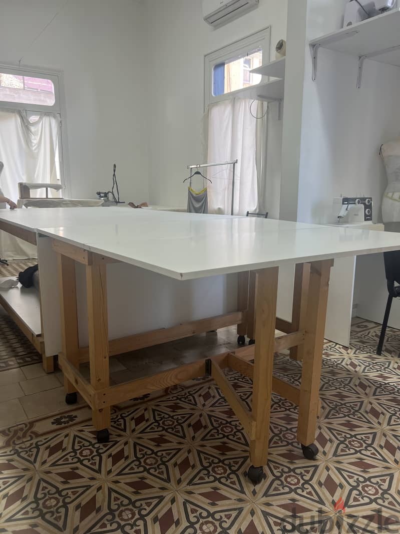 Sewing and detailing table طاولة خياطة وتفصيل 5