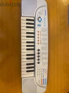 3 used electronic keyboard 0