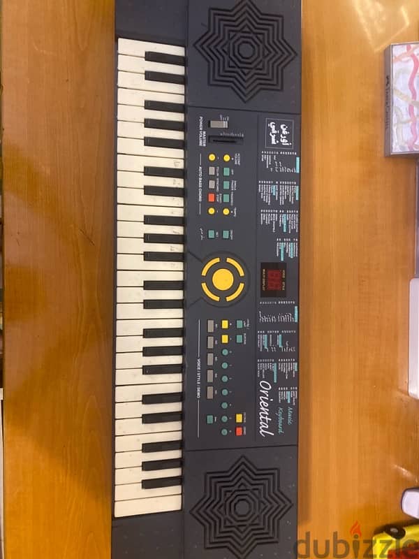 3 used electronic keyboard 3