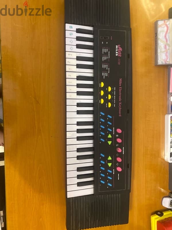 3 used electronic keyboard 5