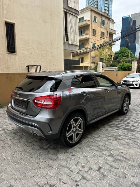 Mercedes GLA 250 AMG-line 4matic 2017 gray on black (clean carfax) 4