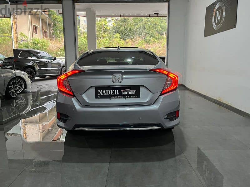 Honda Civic 2019 Full Option 13