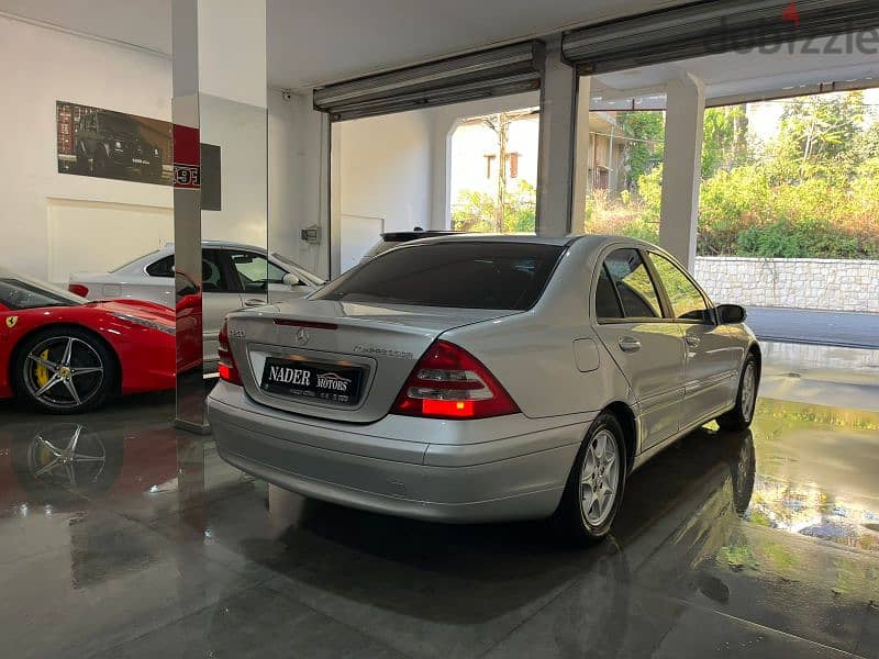 Mercedes-Benz C 200 V4 2002 3