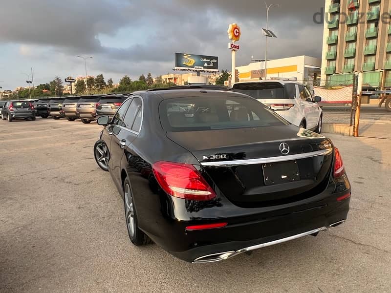 Mercedes-Benz E300 4 matic 2017 VERY CLEAN !! 2