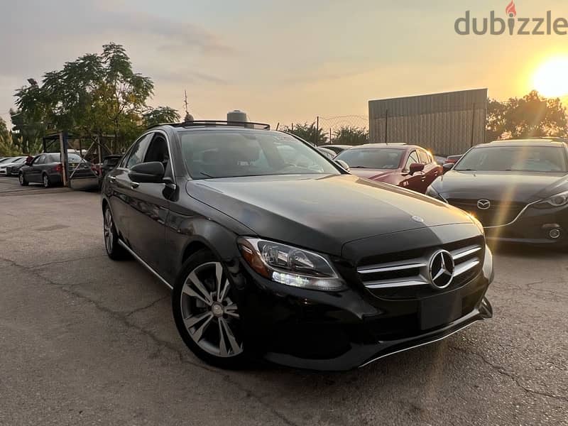 Mercedes-Benz C 300 2016 V4  CLEAN CARFAX !! 1