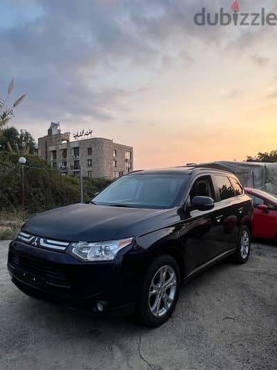 Mitsubishi Outlander 2014 V6 7 seats CLEAN CARFAX