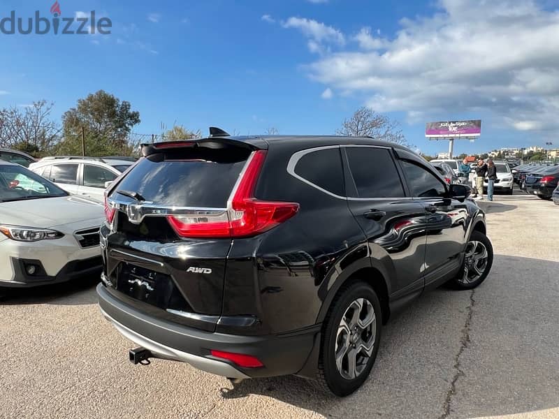 Honda CR-V 2019 touring V4 AWD FULL OPTIONS GOOD CONDITION 2