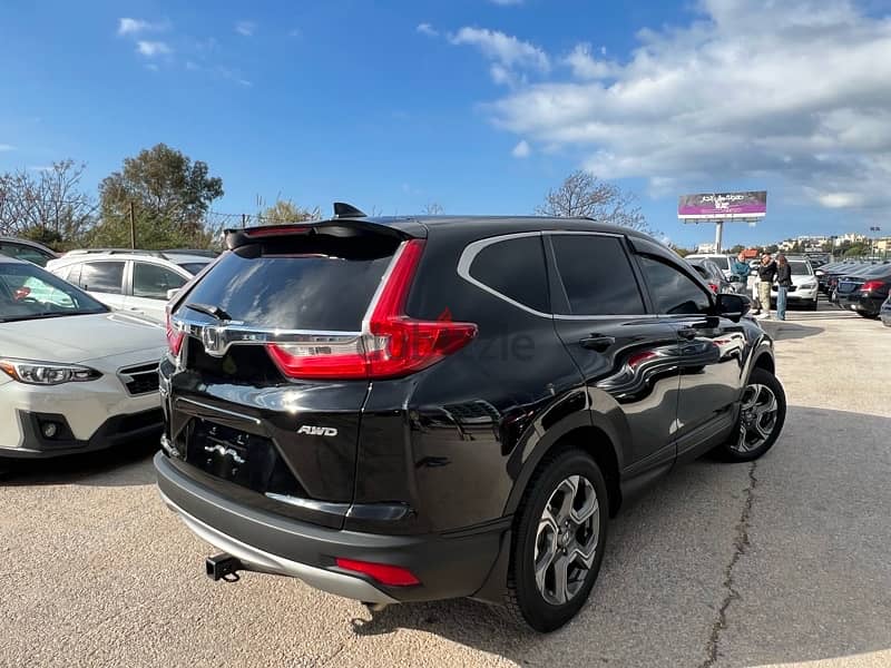 Honda CR-V 2019 touring V4 AWD FULL OPTIONS GOOD CONDITION 11