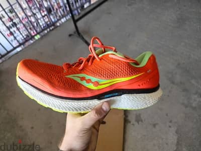 saucony running shoes