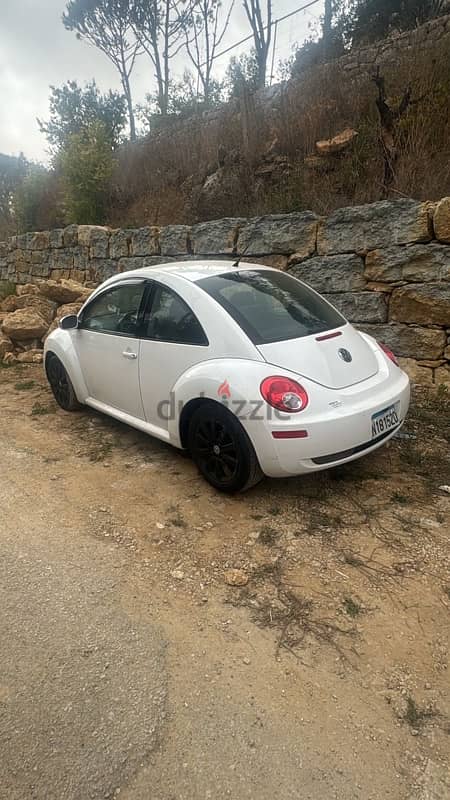 Volkswagen New Beetle 2010 1