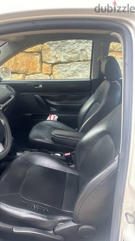 Volkswagen New Beetle 2010 2