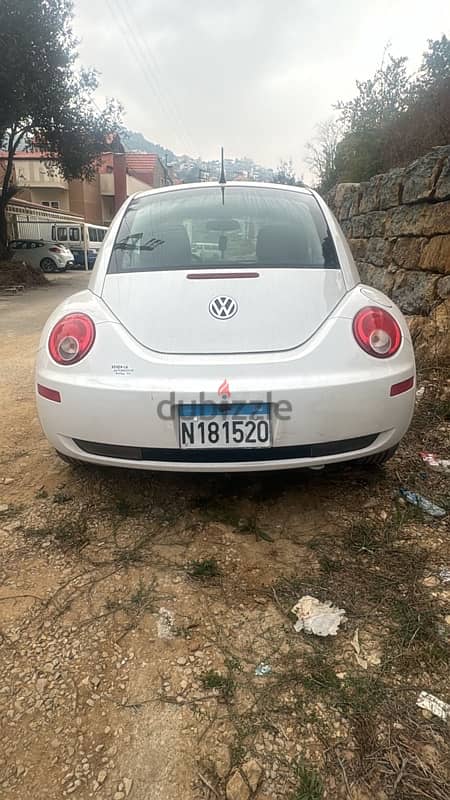 Volkswagen New Beetle 2010 4