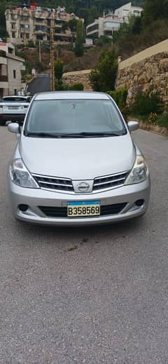 Nissan Tiida 2011 0