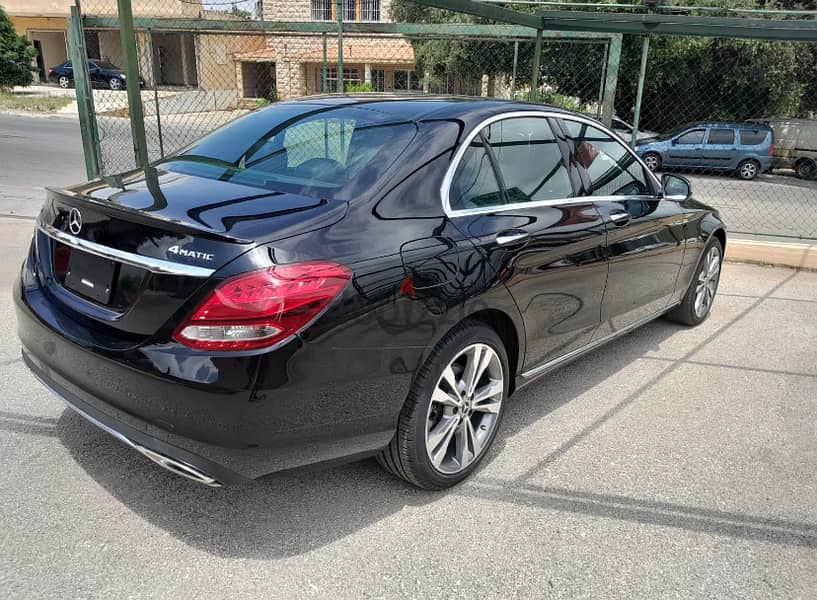 Mercedes-Benz C-Class 2018 1