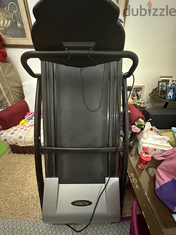 Motorized treadmill 1