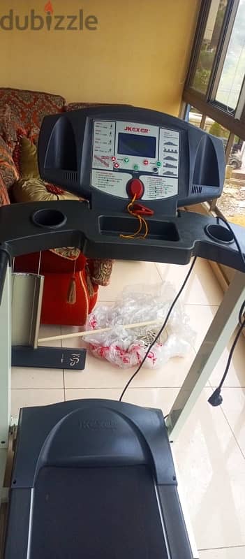 treadmill as good as new 1