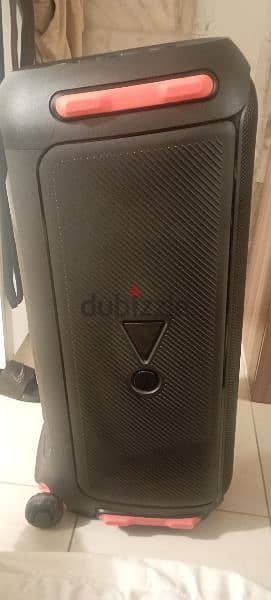 JBL  party box 710 800watts 3