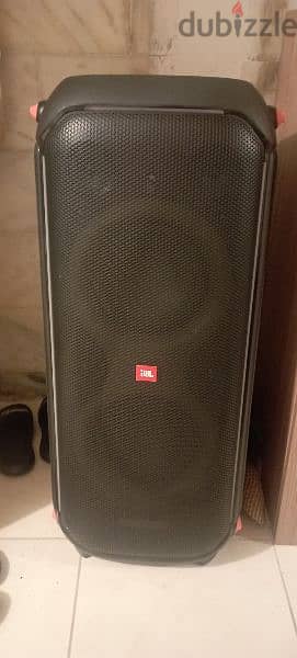 JBL  party box 710 800watts 5