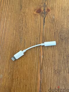 apple lightning to headphone jack 0